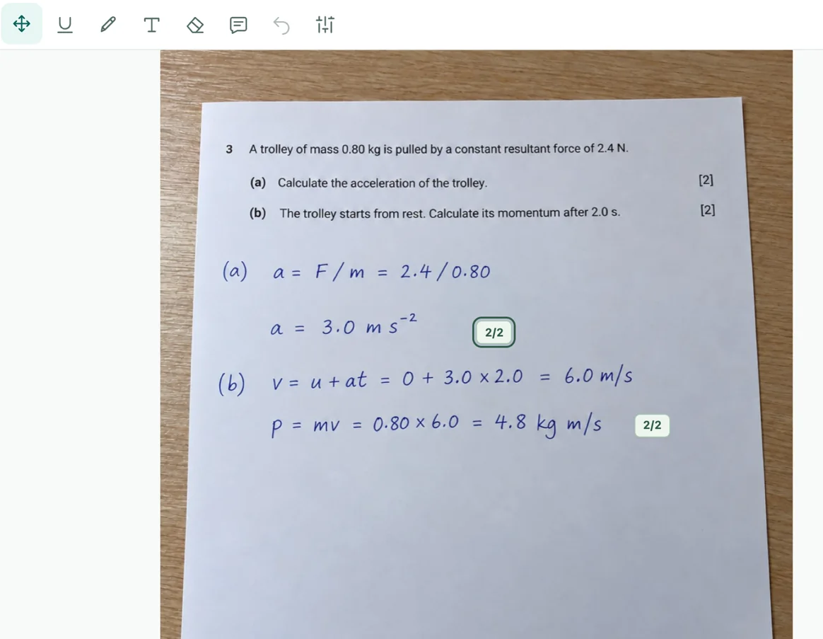 网站批改界面：老师在拍照作业上给 3(a)、3(b) 各贴上得分标签 2/2